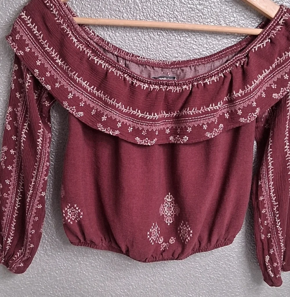 Burgundy Cropped Top With A Cream Print Size S